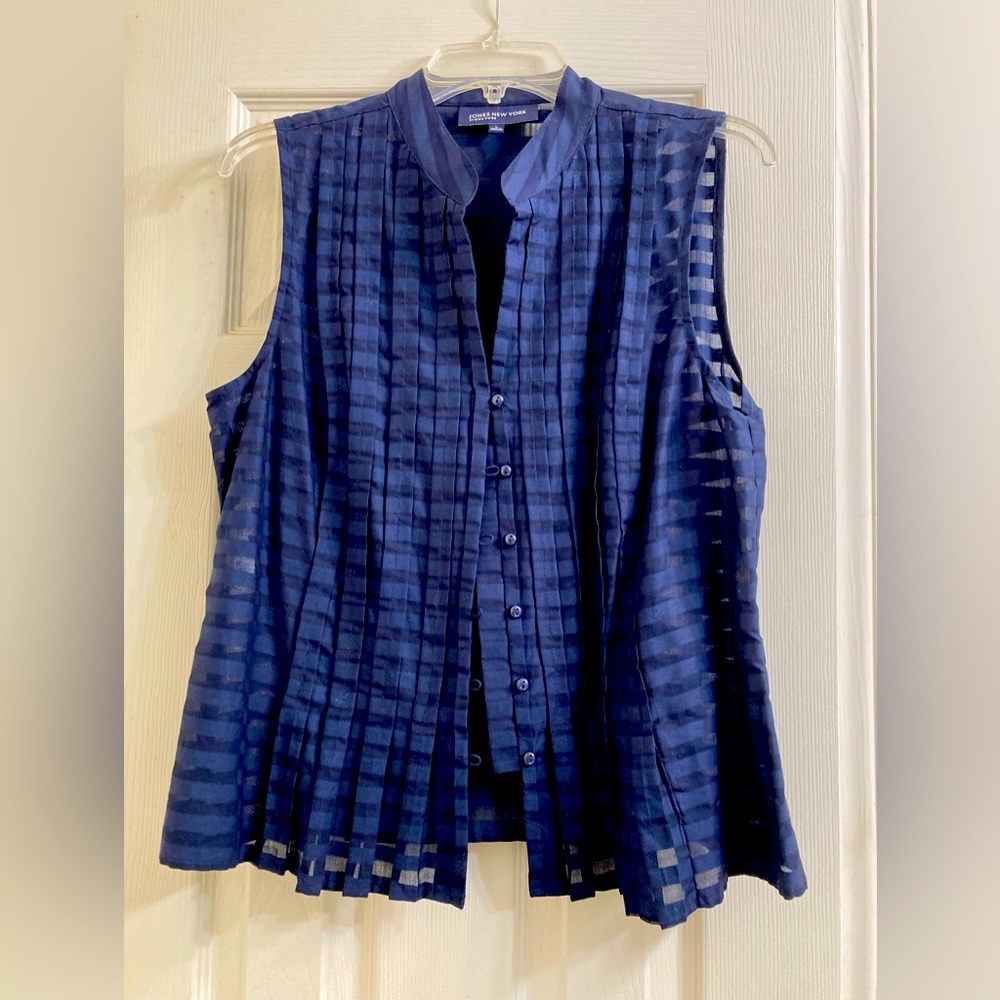 Jones New York - Women’s Navy Blue Top. Size L.